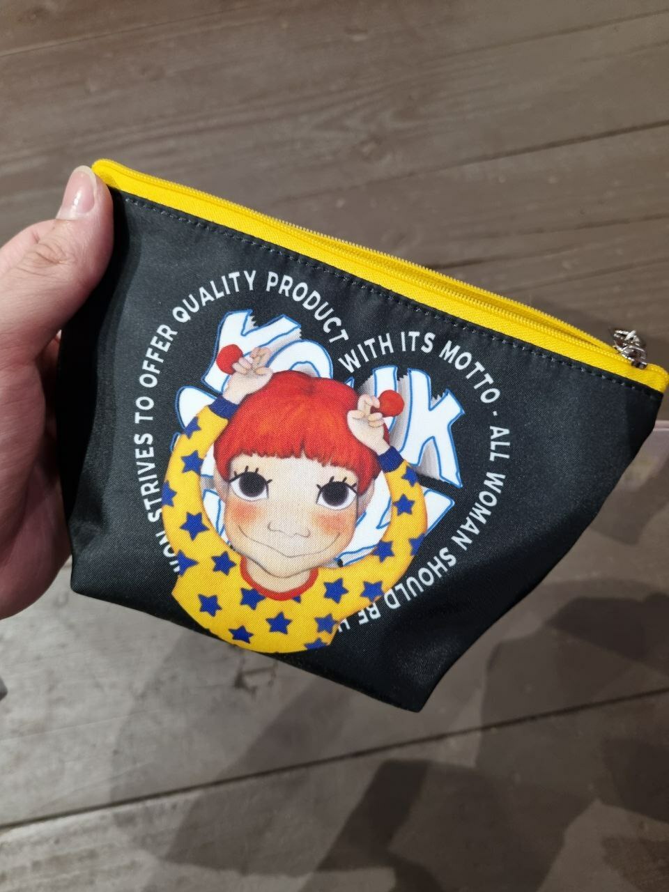 [S] YSW H0XAC09BKGDM HEART DOG POOP TRIANGULAR POUCH,BLACK/YELLOW, 8809190123580 (SYW164)