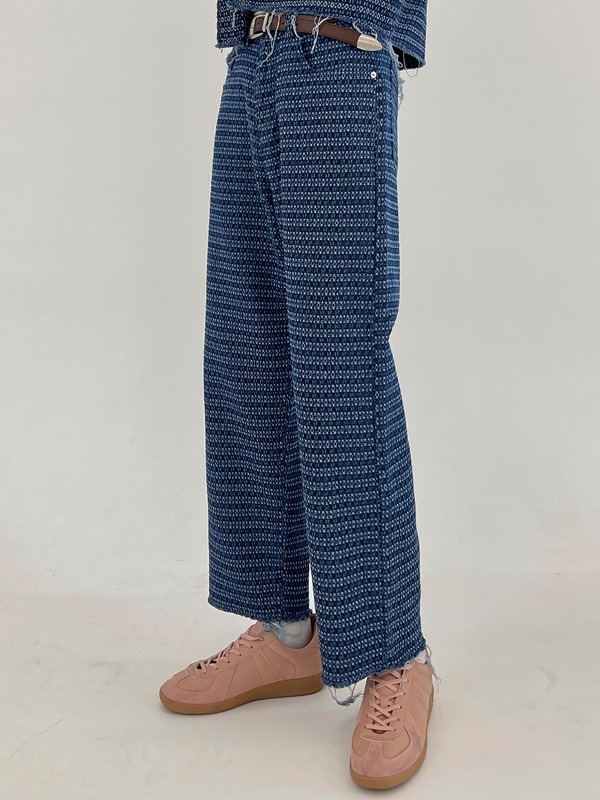 CHEN剪邊半直筒牛仔褲