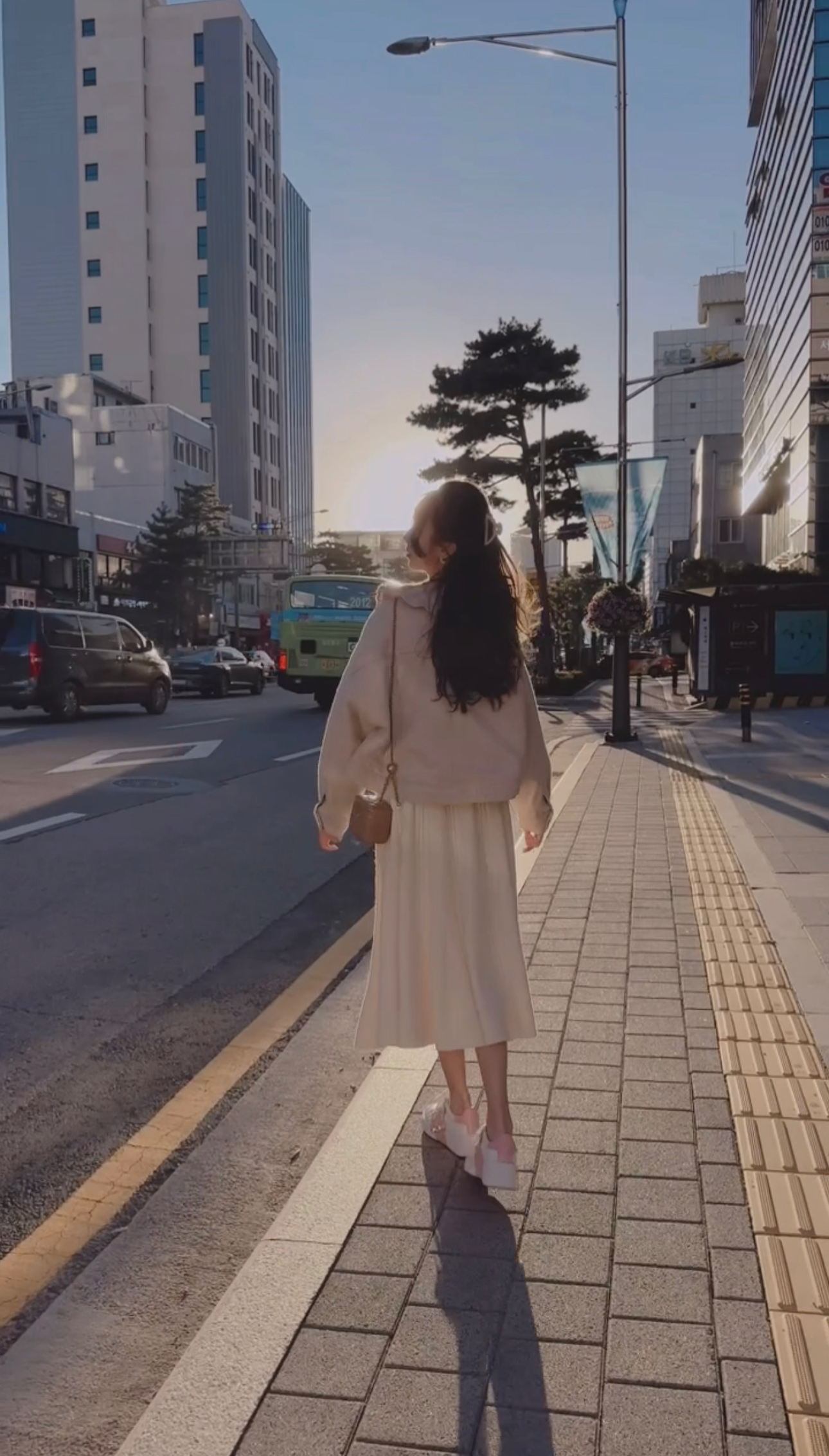 *MADE BY BJ2 SERIES* THE MILK TEA BEIGE 50% WOOL RUFFLE JACKET