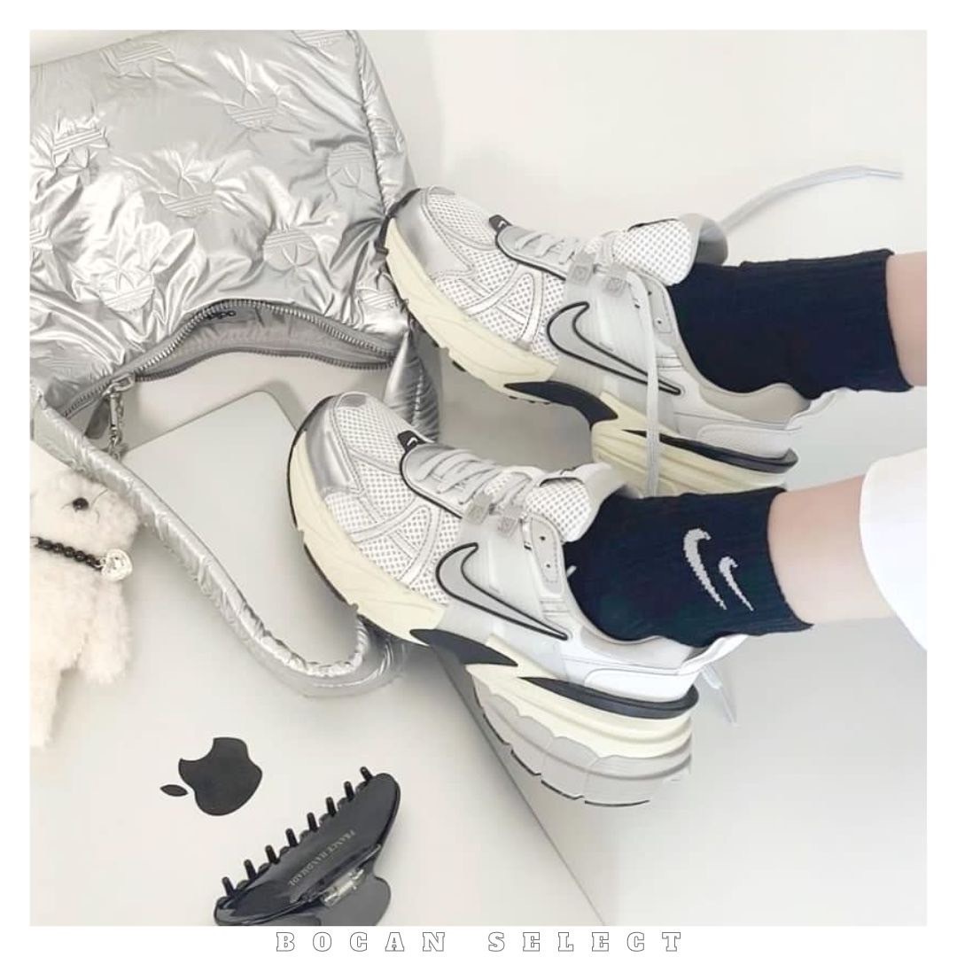 <熱銷>NIKE V2K Run Runtekk 白銀 奶油底（FD0736-100）