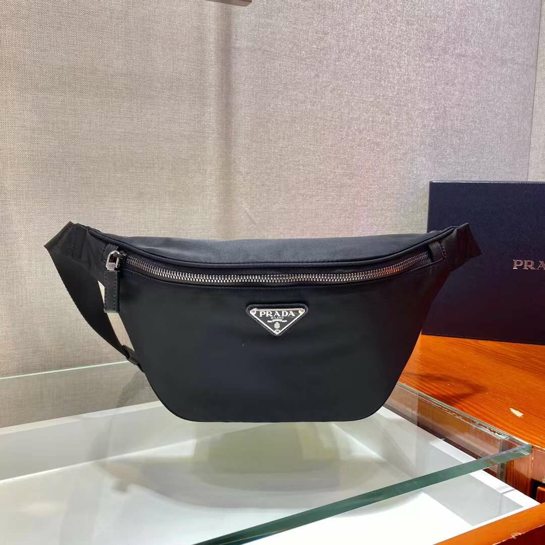 P R A D A 腰包