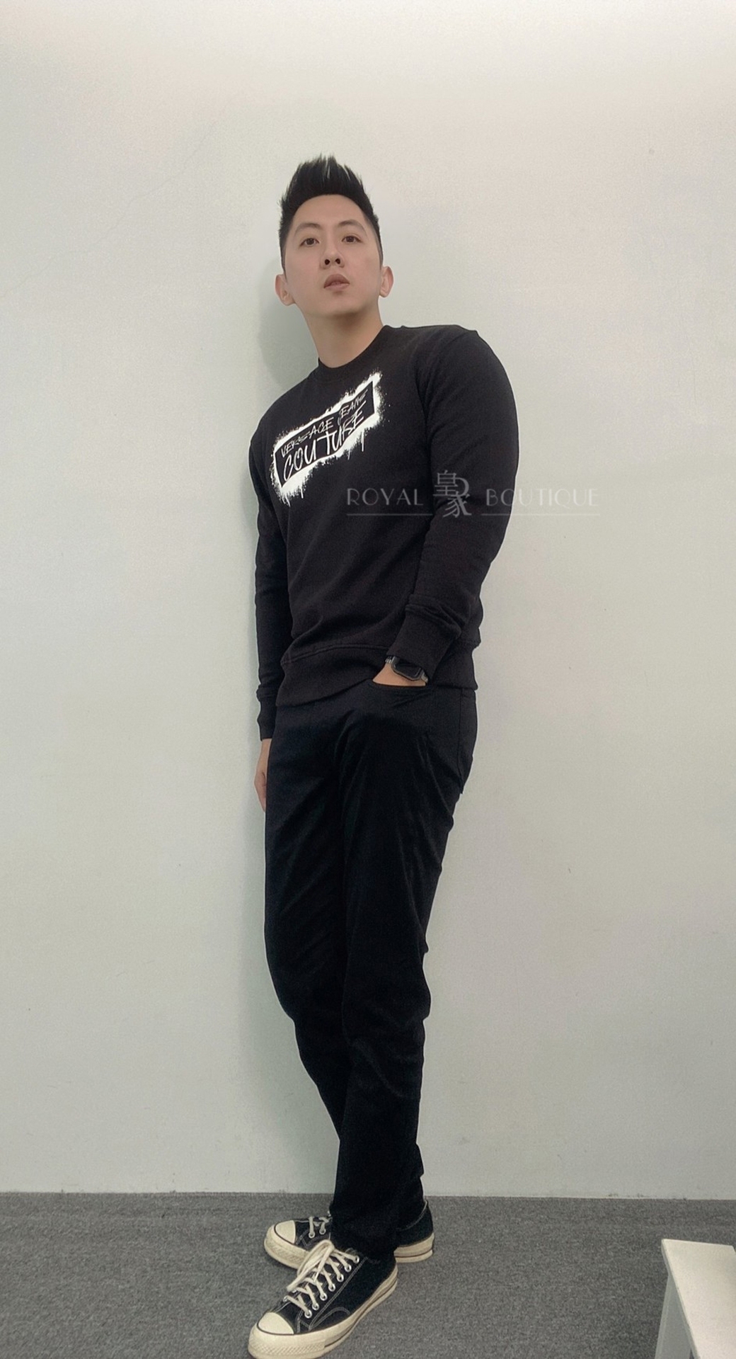 VERSACE  胸前潑漆英字印花大學T