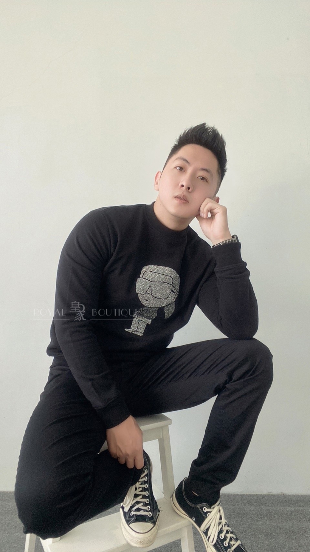 KARL LAGERFELD 卡爾 卡爾老佛爺水鑽大學T