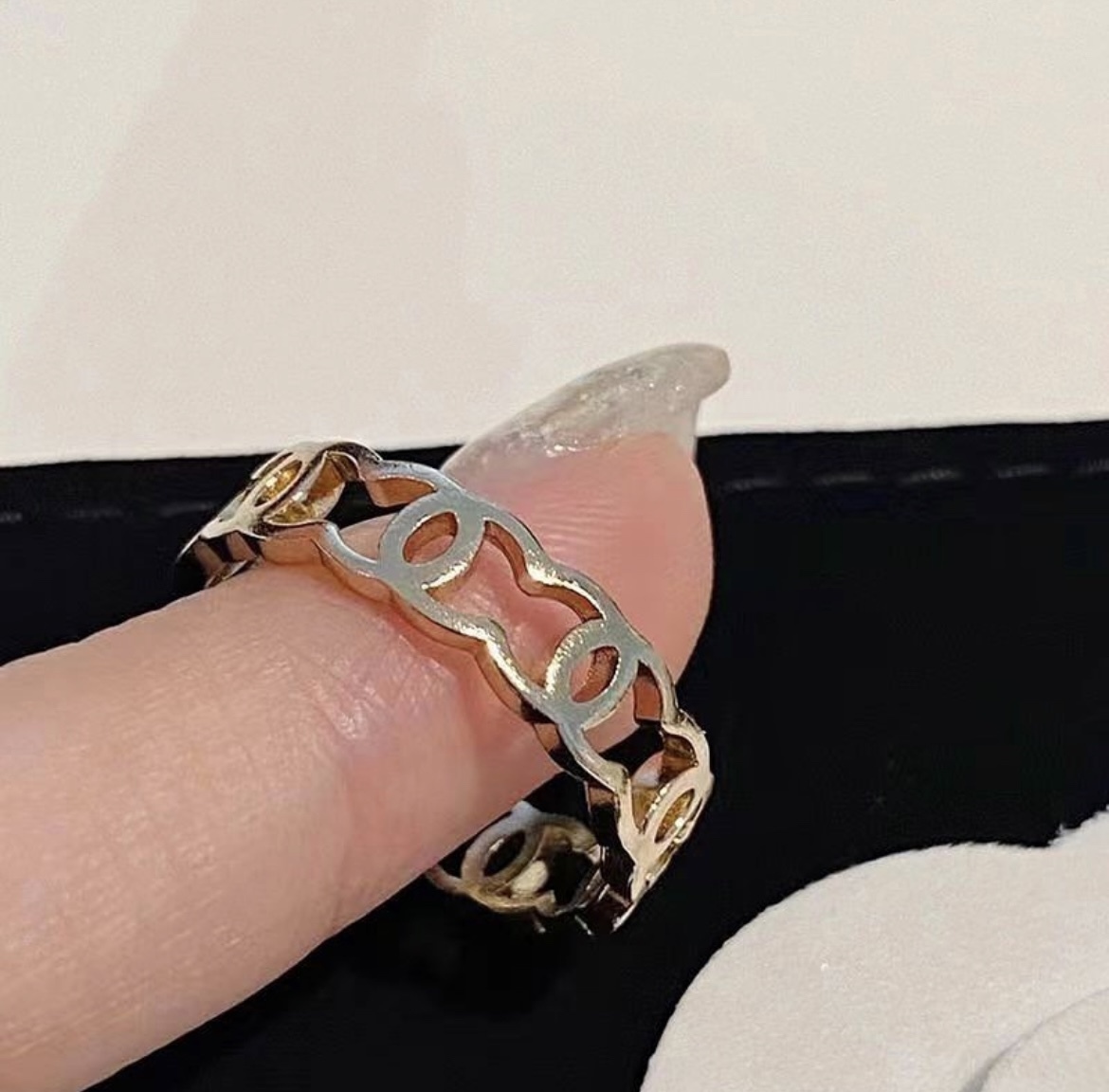 香奶奶 雙c經典鏤空翻玩戒指