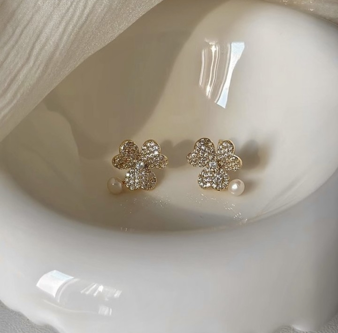 白金鑽桃心三葉草珍珠耳釘