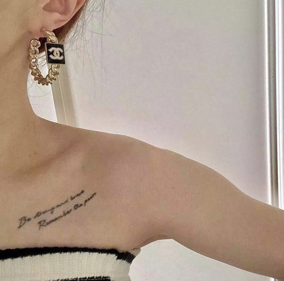 香奶奶 經典黑白琺瑯方塊金鏈翻玩耳圈