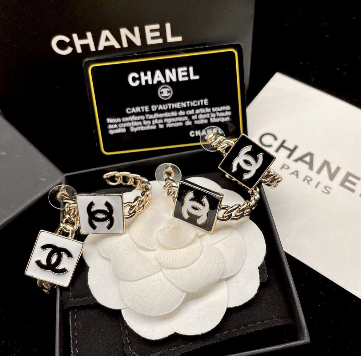 香奶奶 經典黑白琺瑯方塊金鏈翻玩耳圈