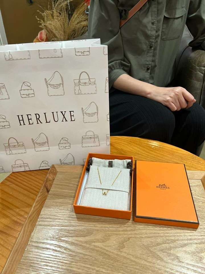 熟客靚靚來pick up mini pop h頸鏈🎉 靚靚好鐘意🥰 多謝你嘅再次支持🫶