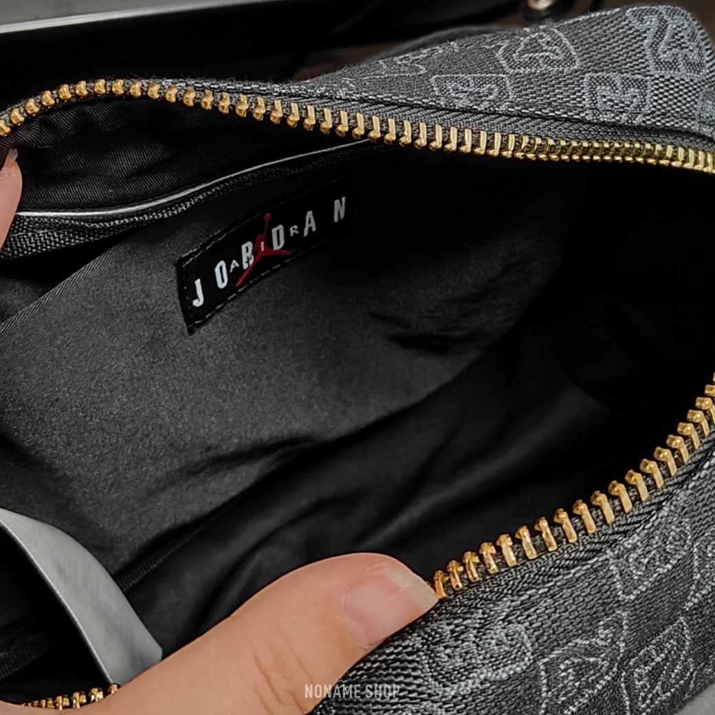 ★Jordan★ジョーダンのMonogramのかばん Logo★FJ6790-419 Air Jordan Monogram Crossbody Bag 'Blue' FJ6790-419