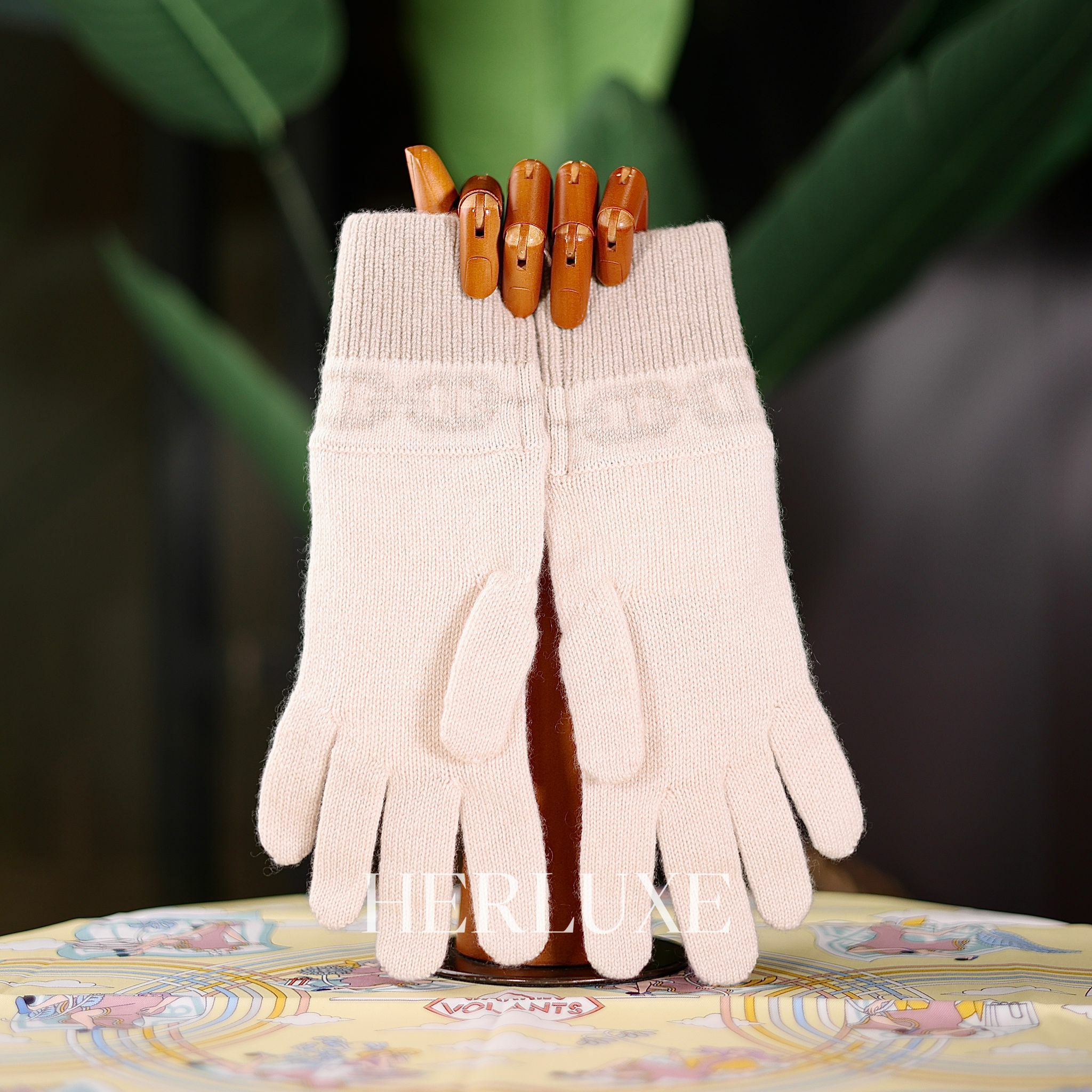 Hermes 99%cashmere 手套 米色