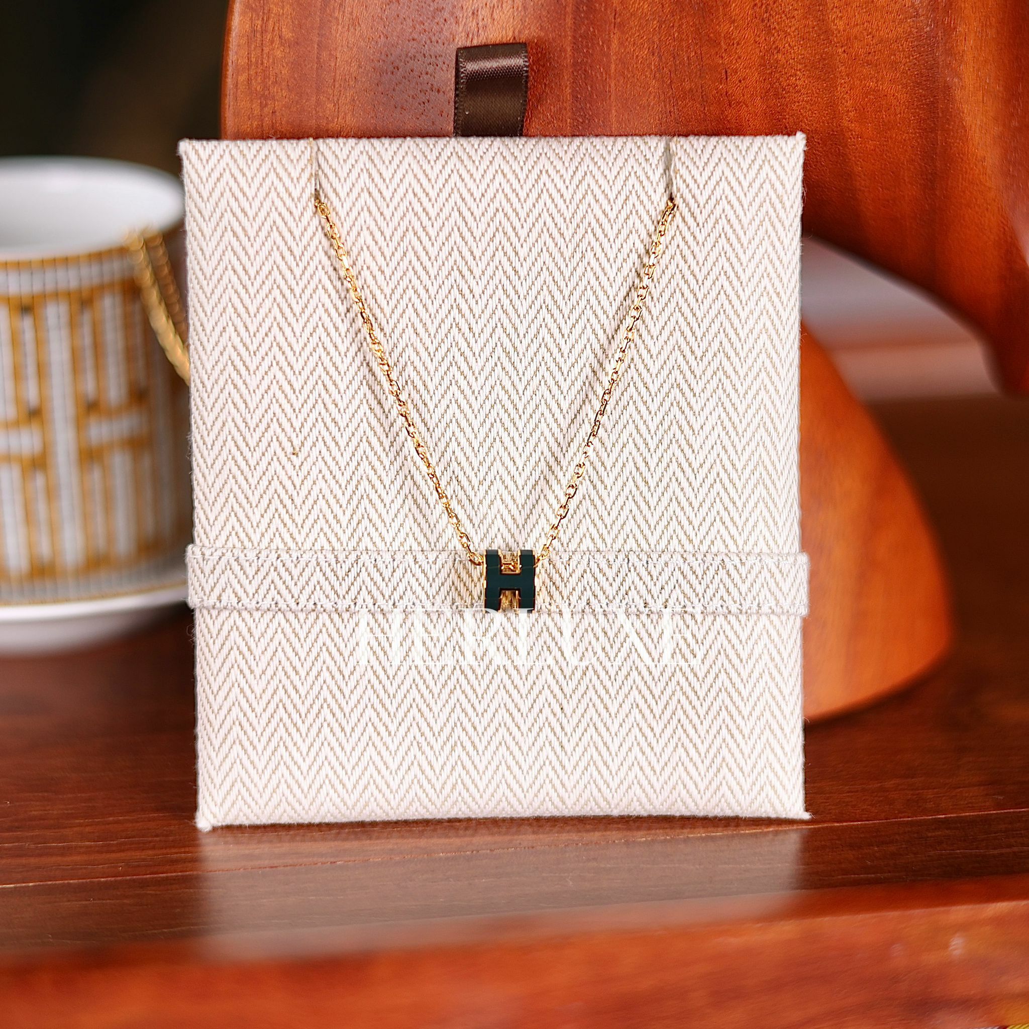 Mini pop h necklace 6O vert cypres CC