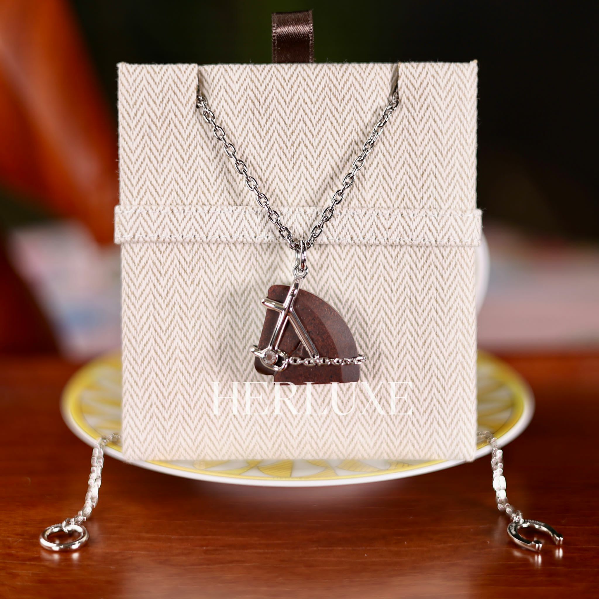 Cheval necklace