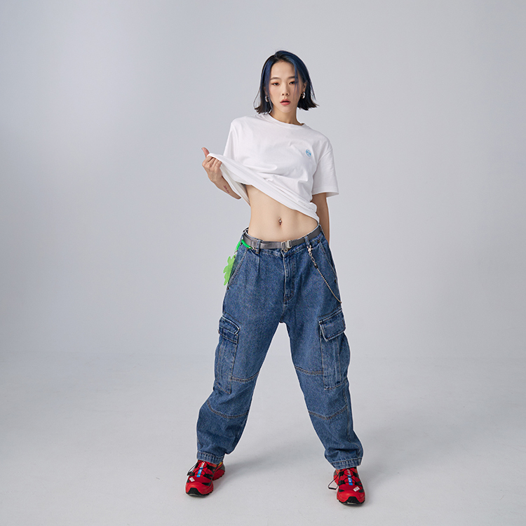 品牌LOGO繡花正常版短T｜白