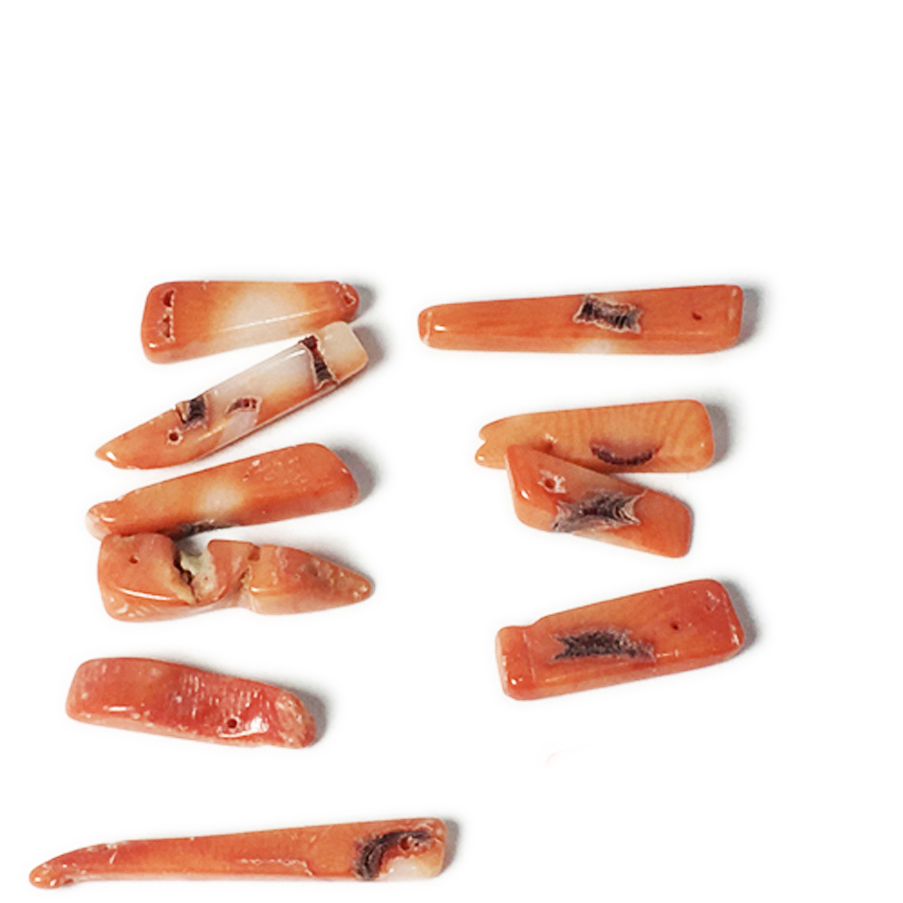 紅珊瑚 原礦 1片 約2.5*0.6*0.5公分【十方】145201