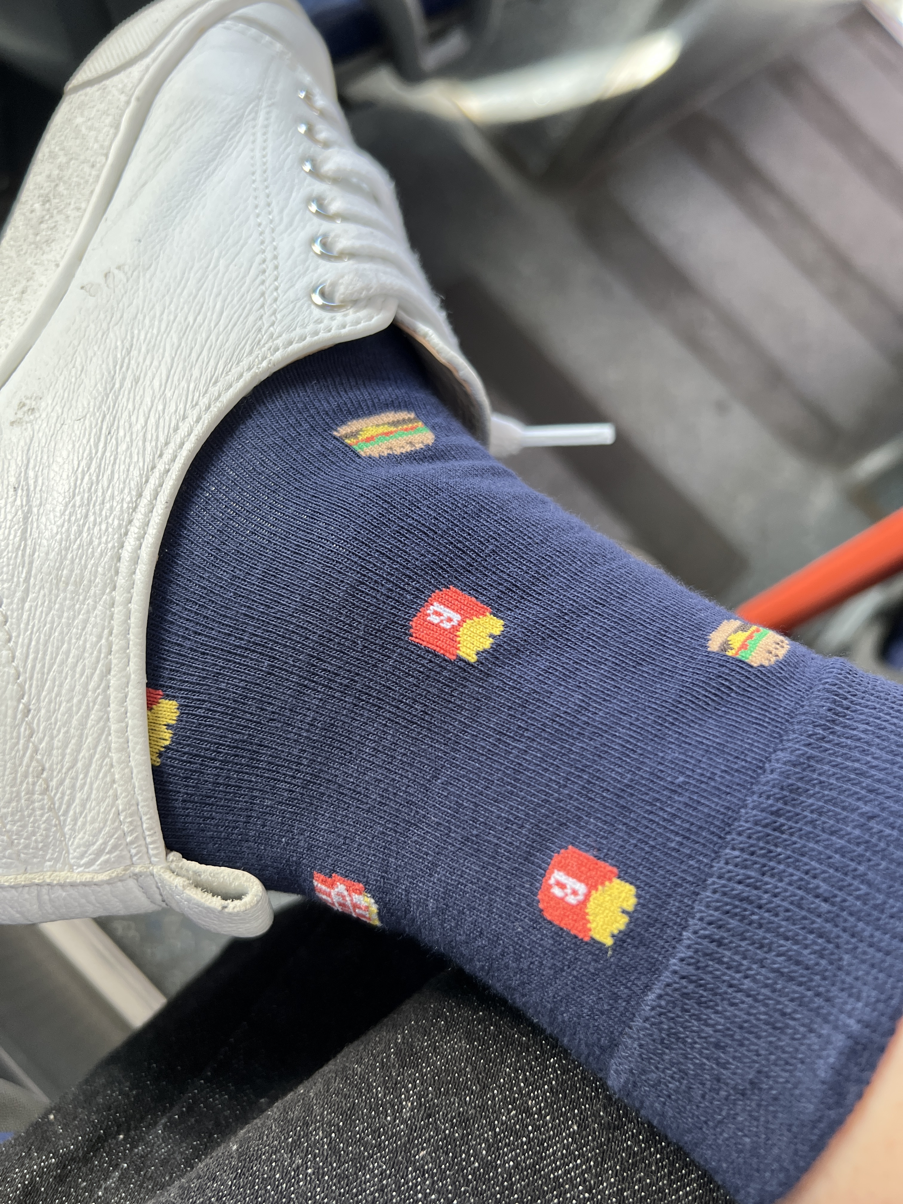 正韓漢堡薯條深藍襪