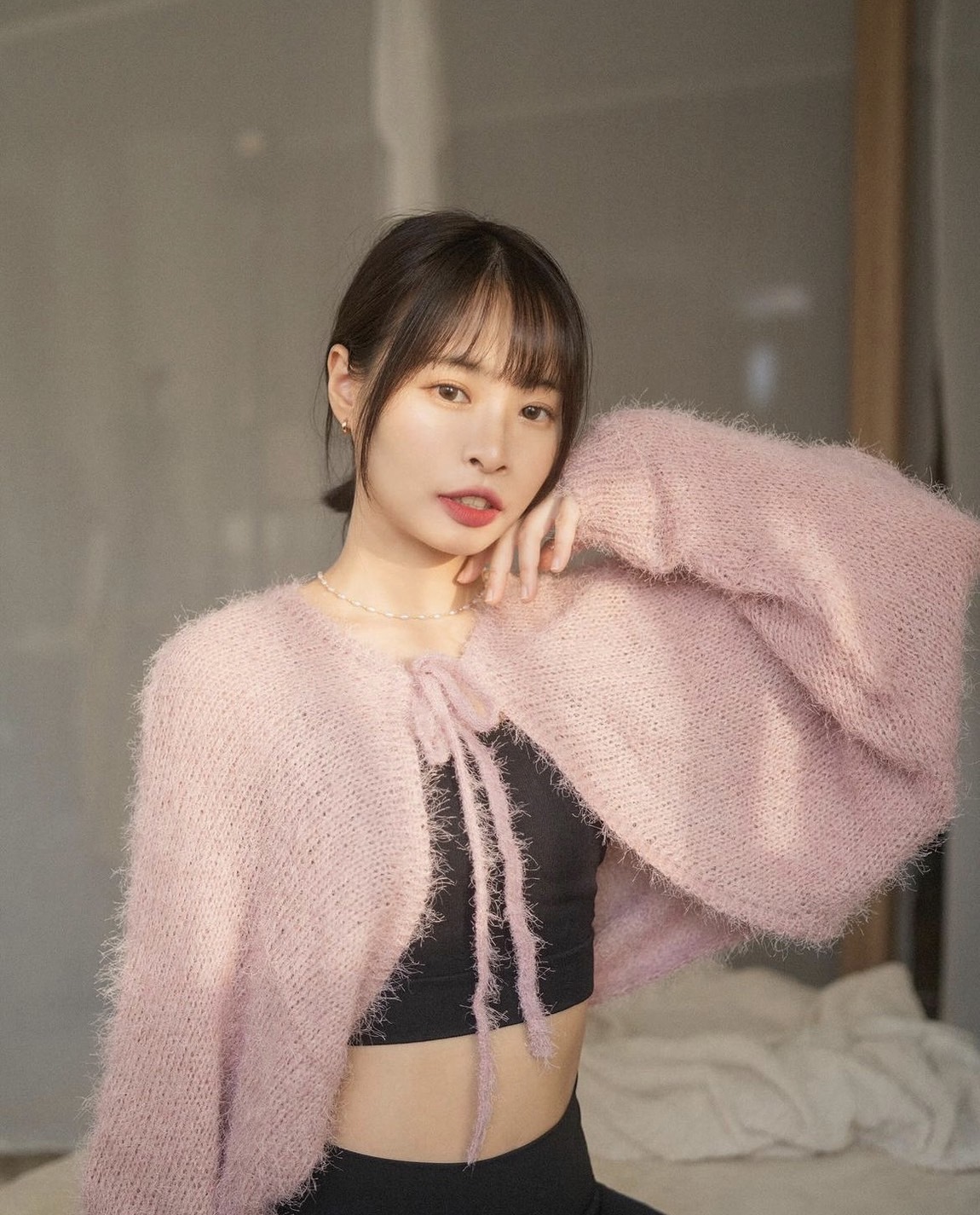 韓國Cherrykoko授權 浪漫女人毛絨感落肩綁帶開襟衫