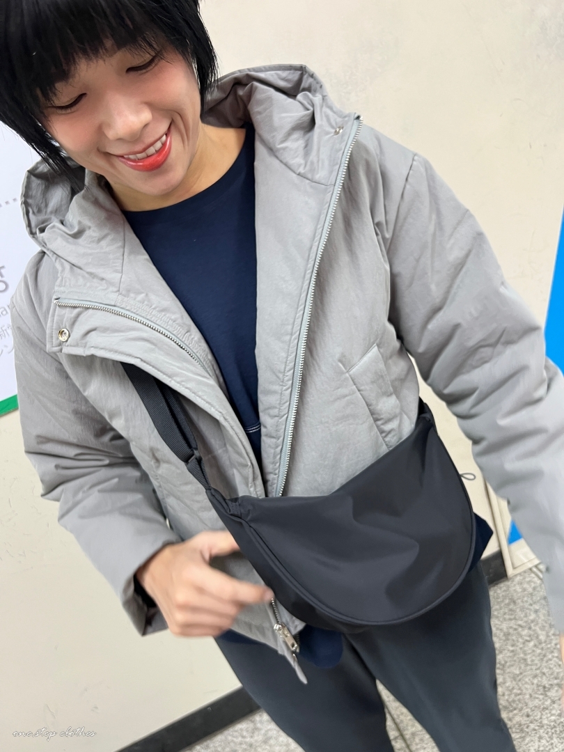 正韓輕便百搭半月尼龍斜背包