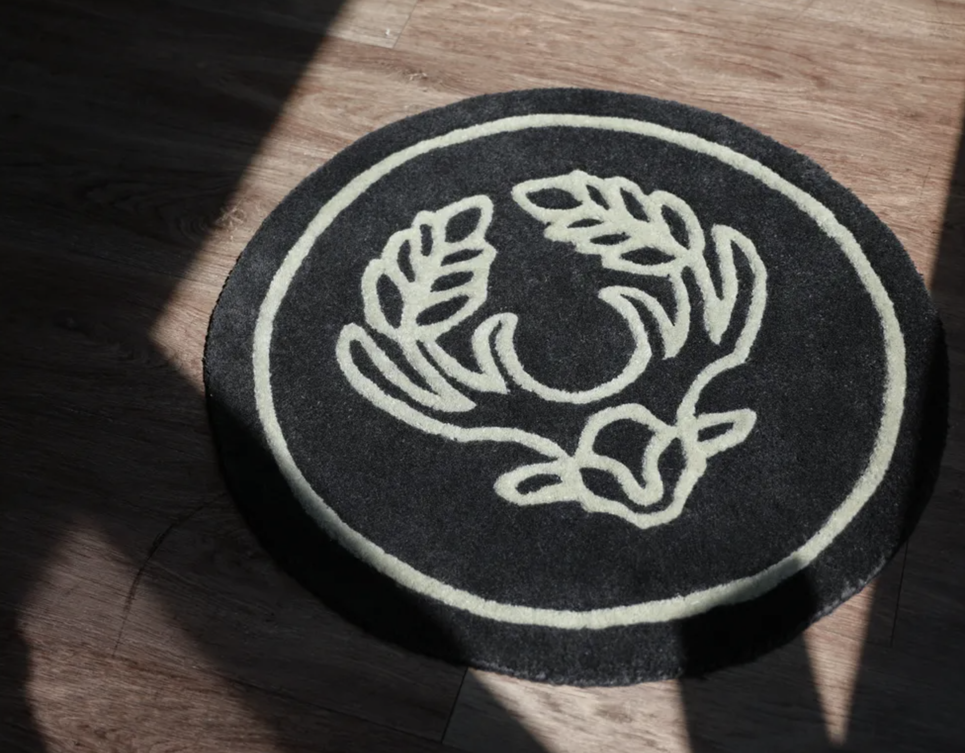 Hardwired - Classic Deer Rug 手工訂製純銀品牌 羊毛麋鹿地毯