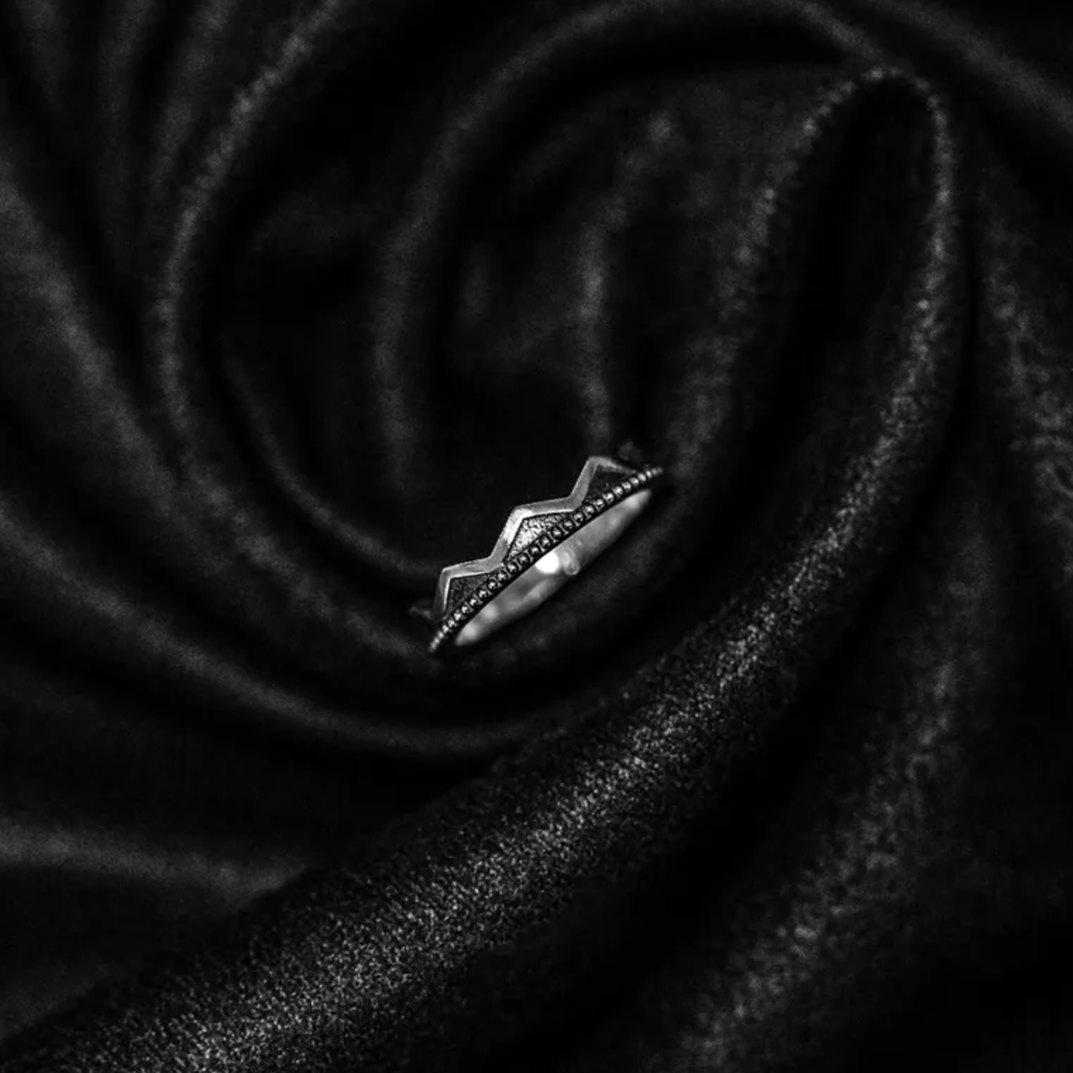 Hardwired - Throne｜3.2 mm 手工訂製純銀 戒指