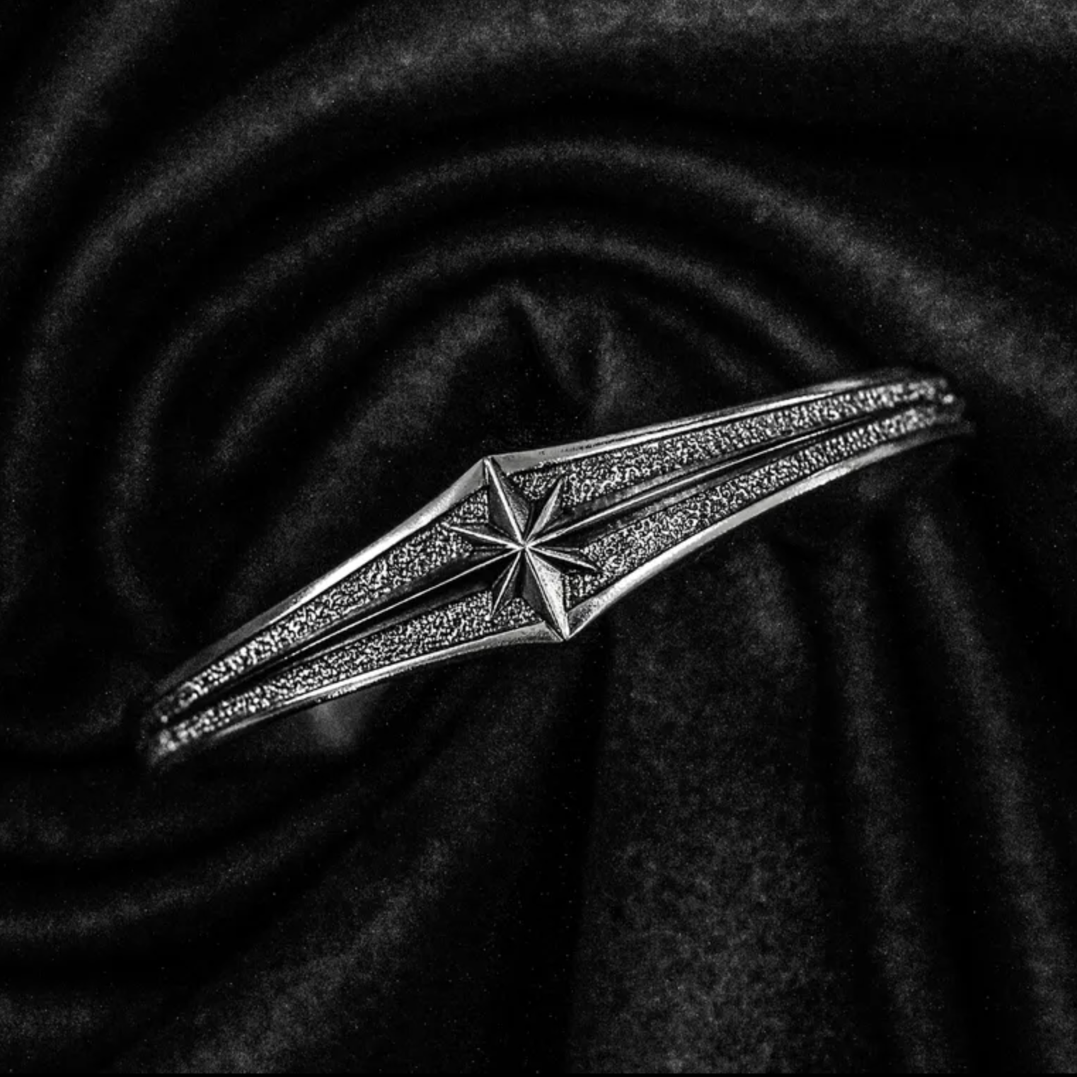 Hardwired - Chaser C.手工訂製純銀 手環