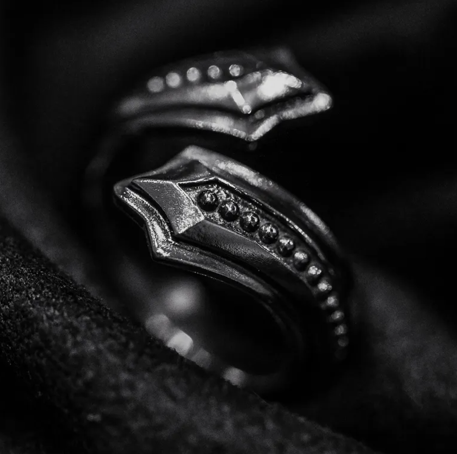 Hardwired - Amphista 手工訂製純銀 戒指