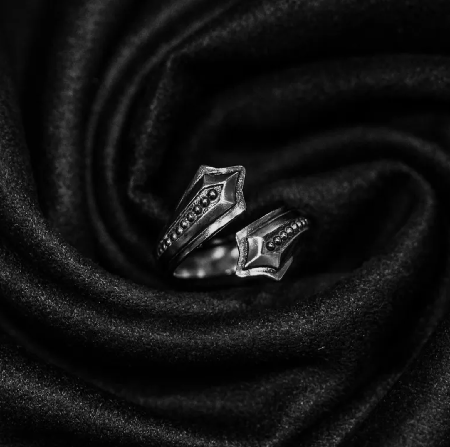 Hardwired - Amphista 手工訂製純銀 戒指