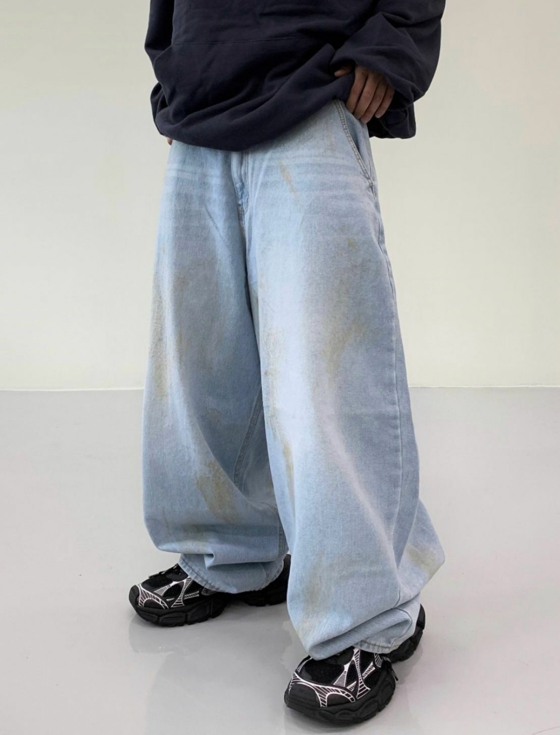 洗水污漬超鬆身牛仔褲 J696