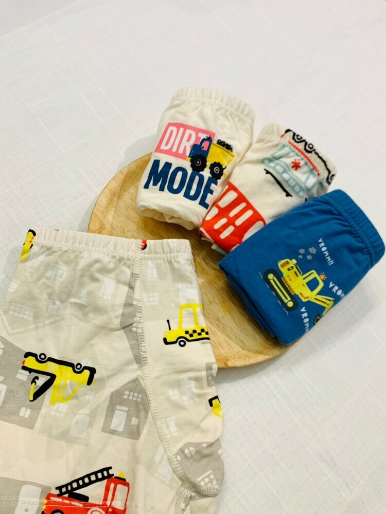 『150公分 建議34.5-44公斤』男寶四入組工程車四角褲