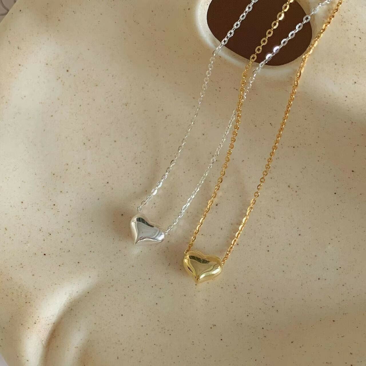 繚繞．亮面立體愛心純銀鎖骨鏈
