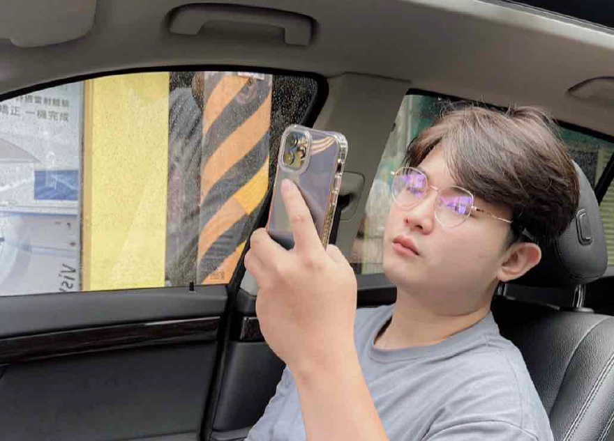 開車使用生活智能眼鏡