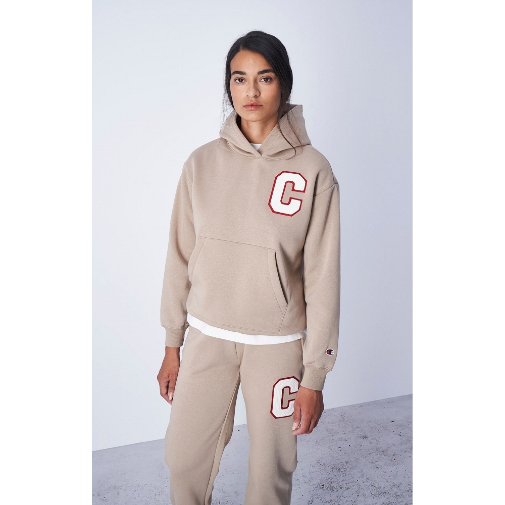 女款-ROCHESTER 寬版背面拼字連帽衛衣-卡其