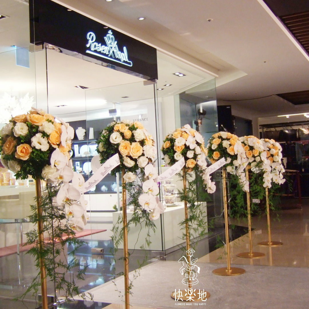 剪綵▪客制鮮花花球▪LOGO綵帶訂製▪統籌贈花▪胸花▪會場佈置