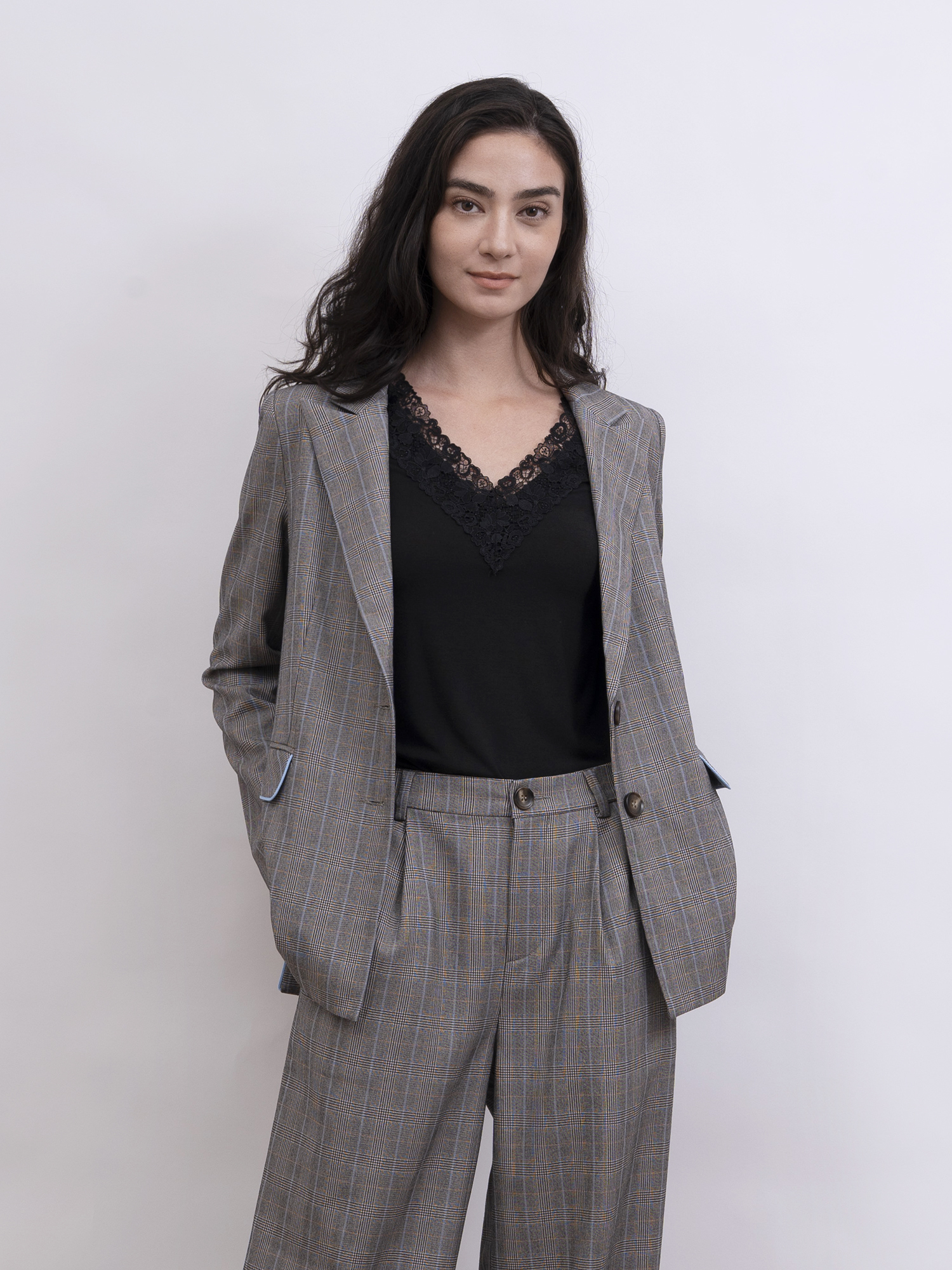 mi-tu 蕾絲V領上衣