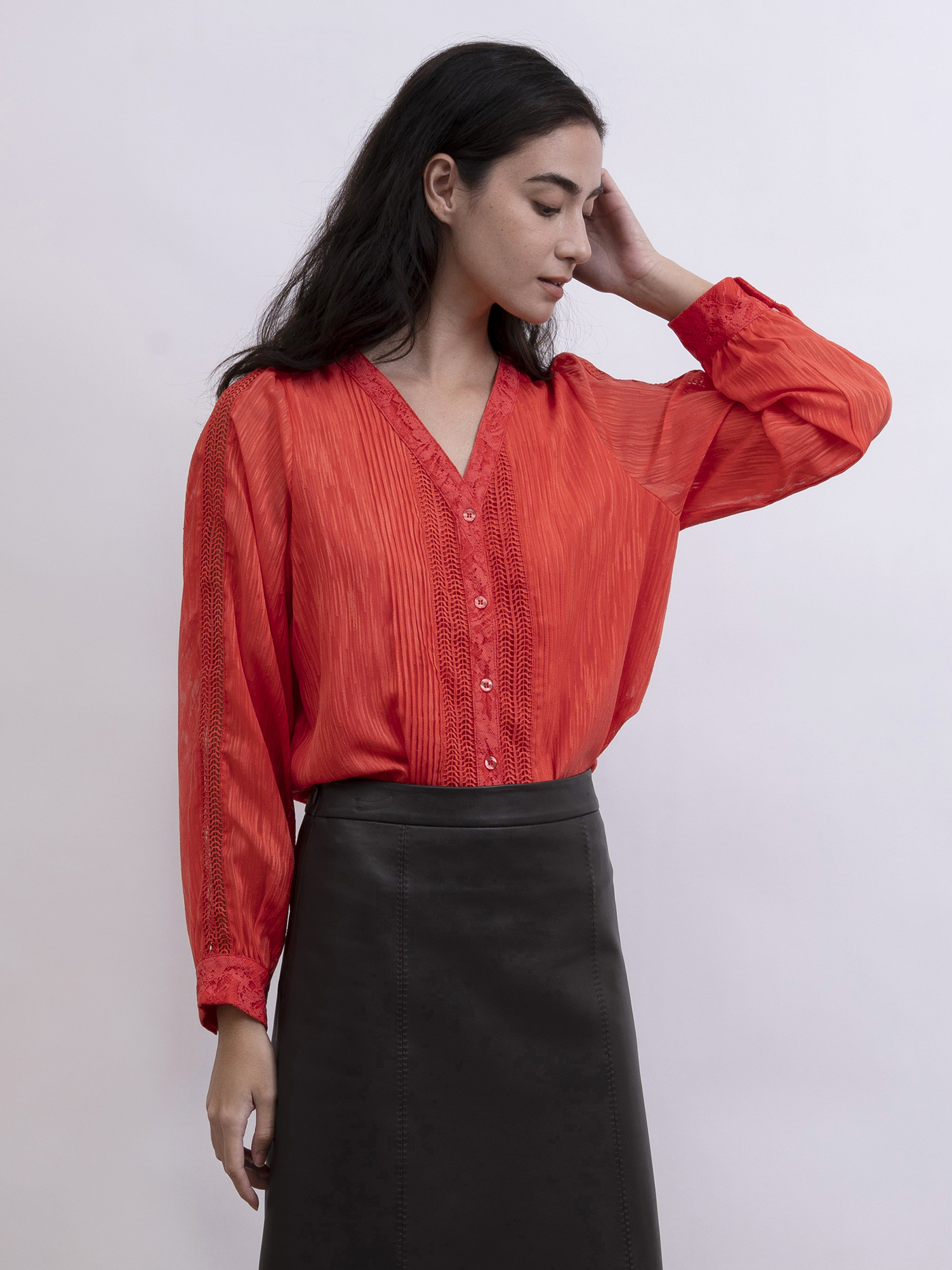 mi-tu 壓褶V領質感恤衫