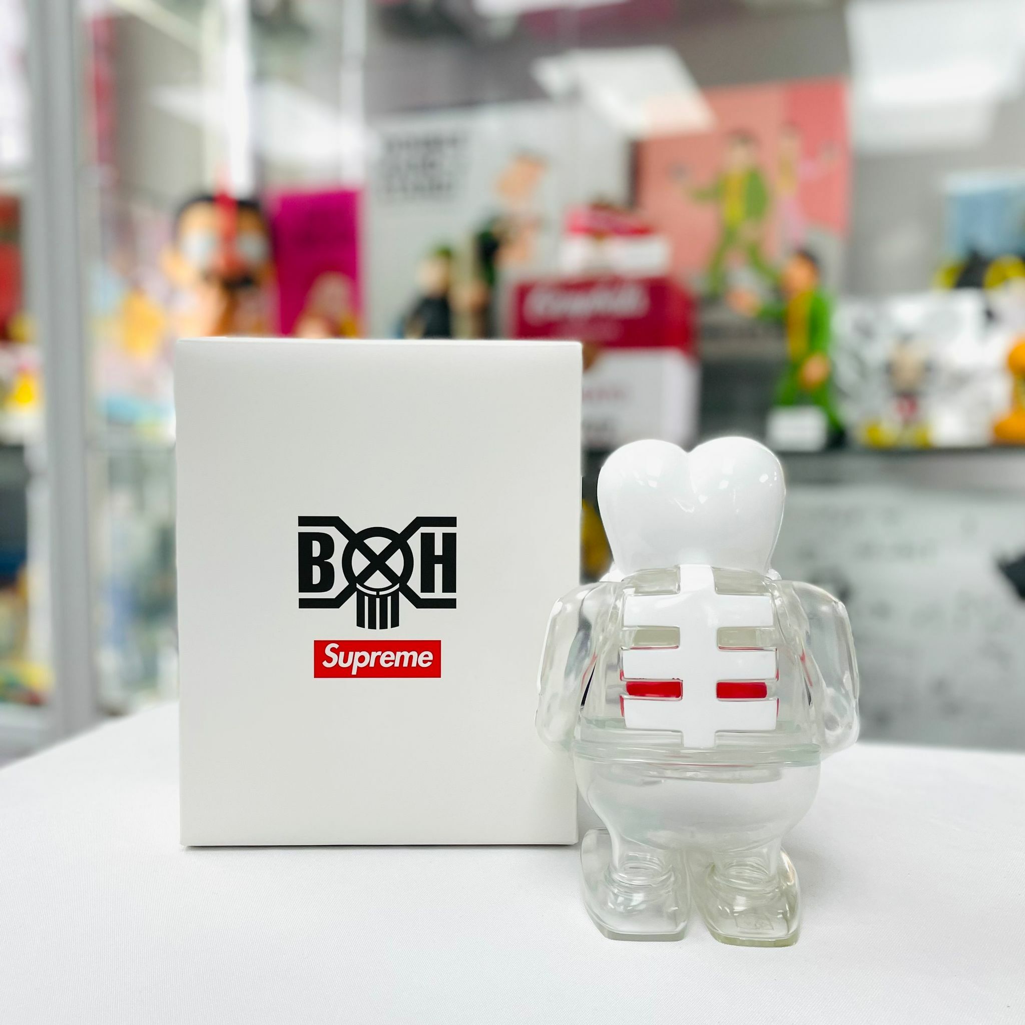 (Pre-Order)Supreme X BOUNTY HUNTER SKULL-KUN Figure