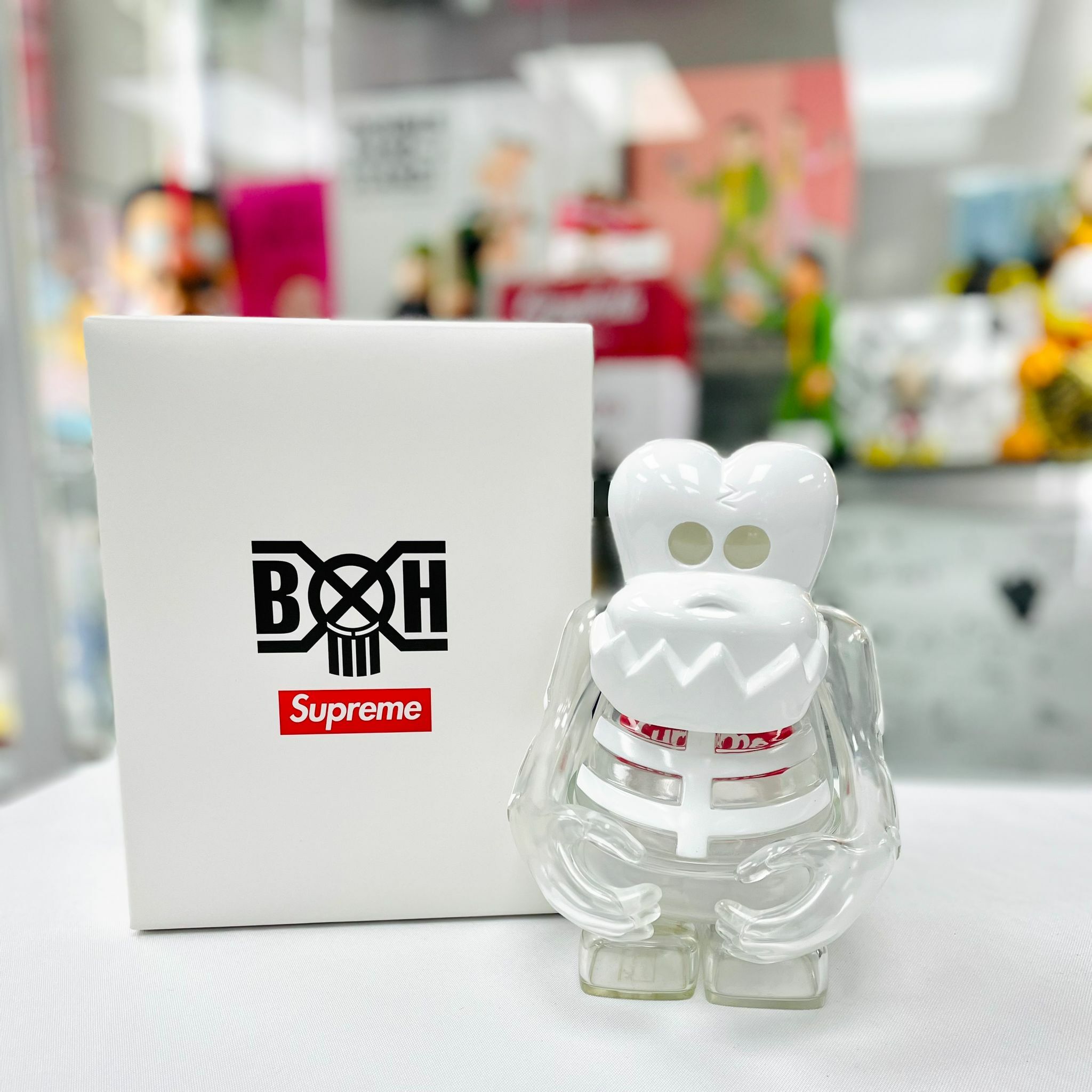 (Pre-Order)Supreme X BOUNTY HUNTER SKULL-KUN Figure