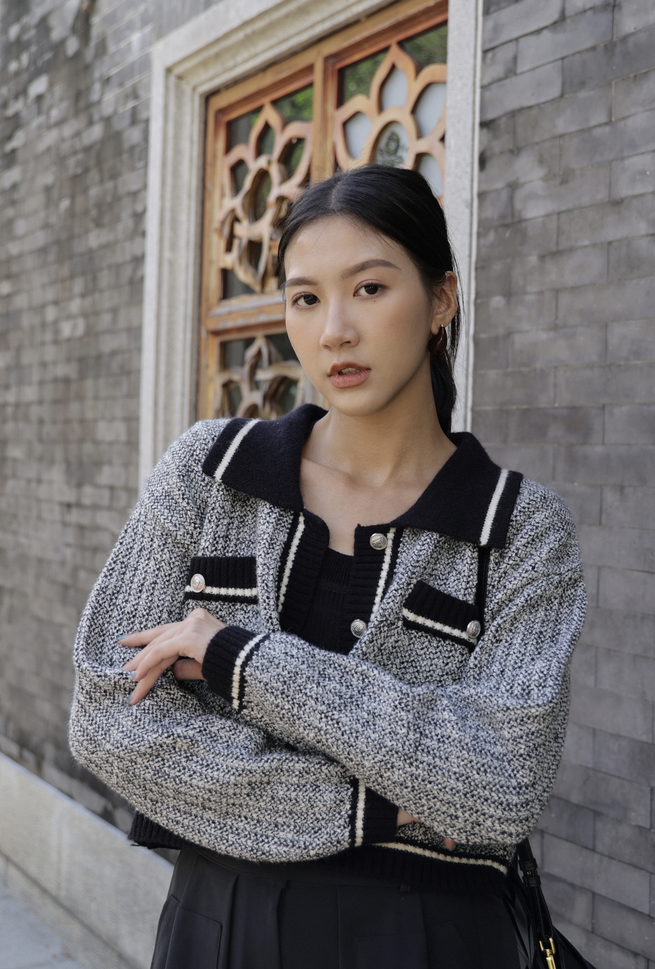 黑白銀混線反領針織外套（現貨款式）