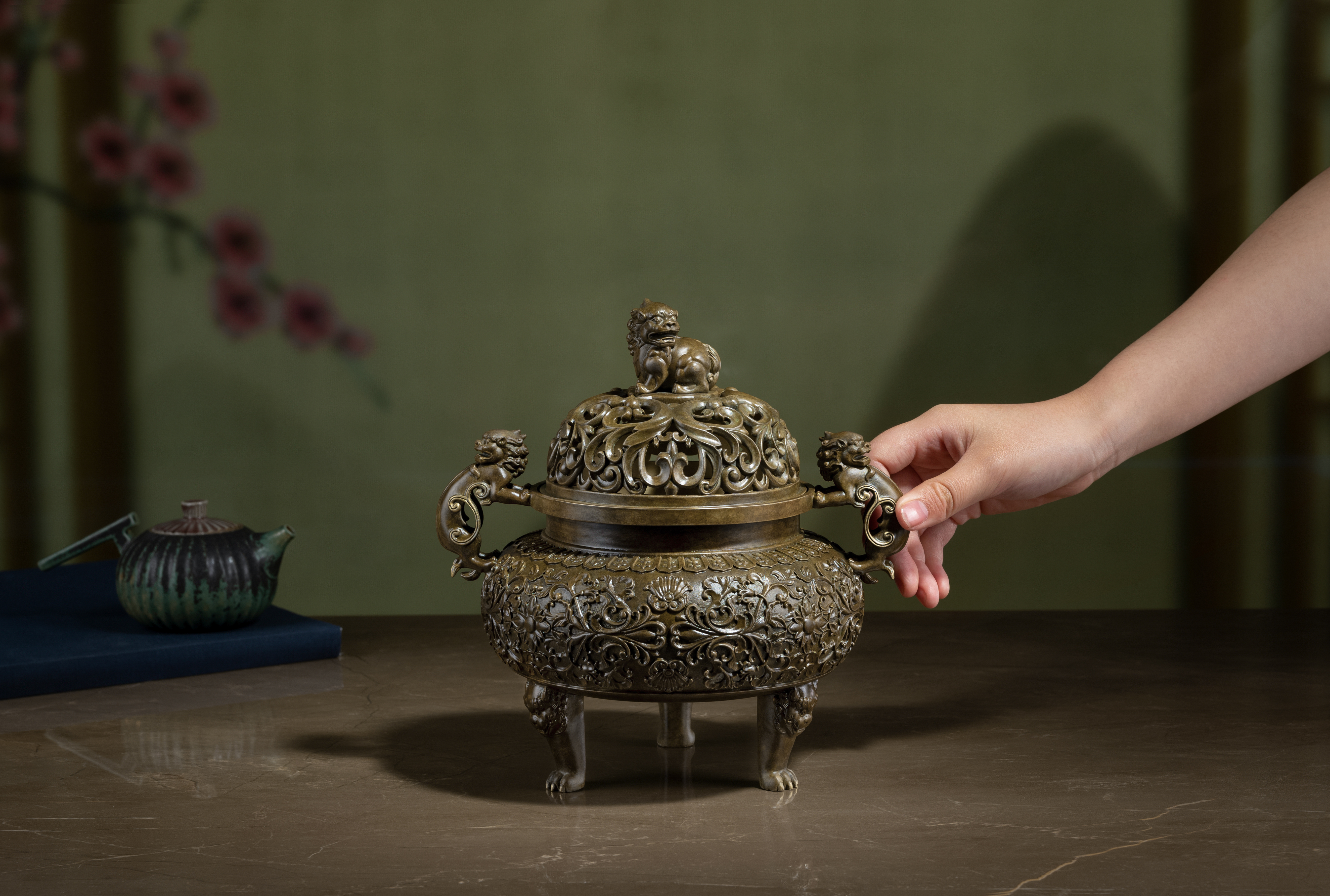 財氣裊繞(香爐)