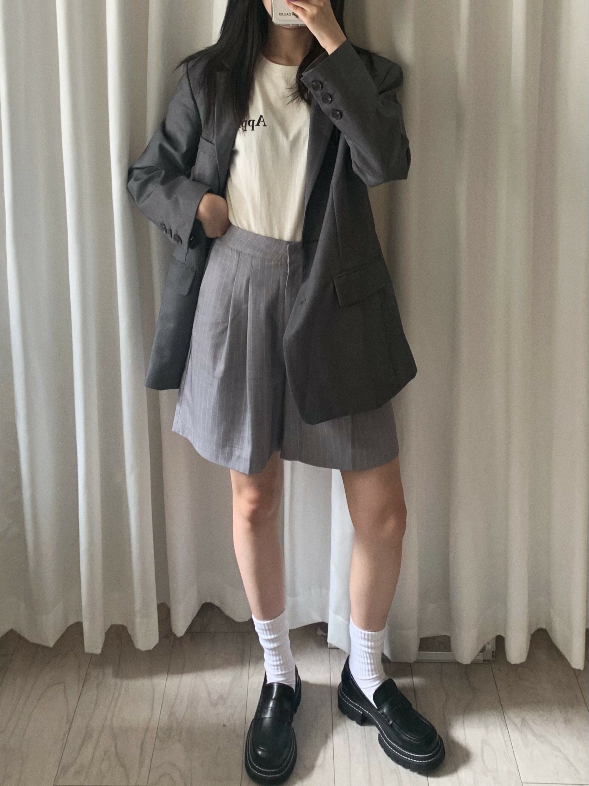 淺灰 直紋西裝短褲