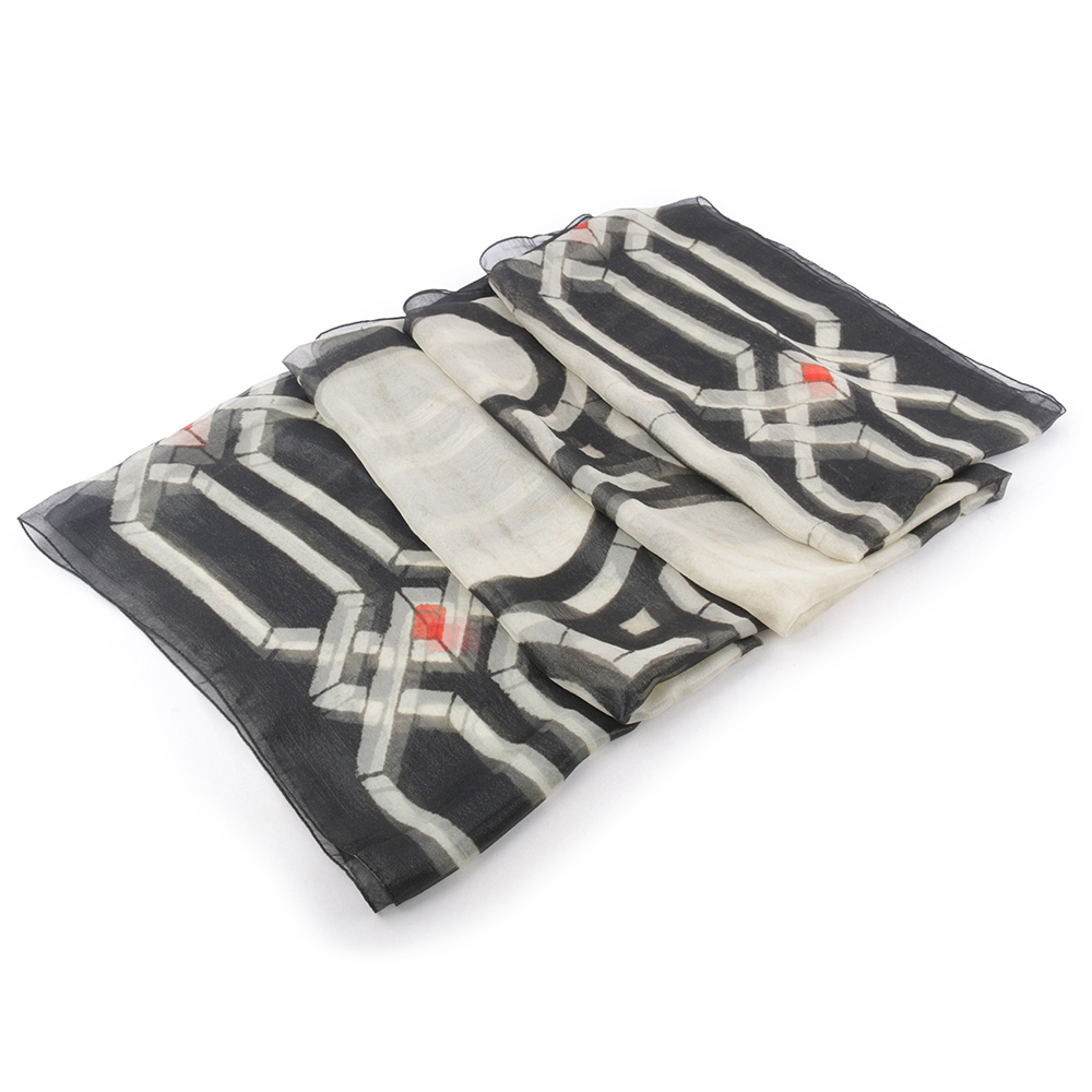 【CHANEL】絲質混尼龍金蔥花朵圍巾(黑色/白色)