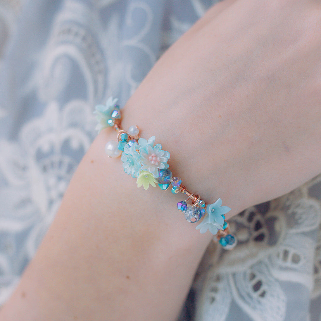 ZINNIA Aqua Crystal Pearl Floral Gold-plated Bangle