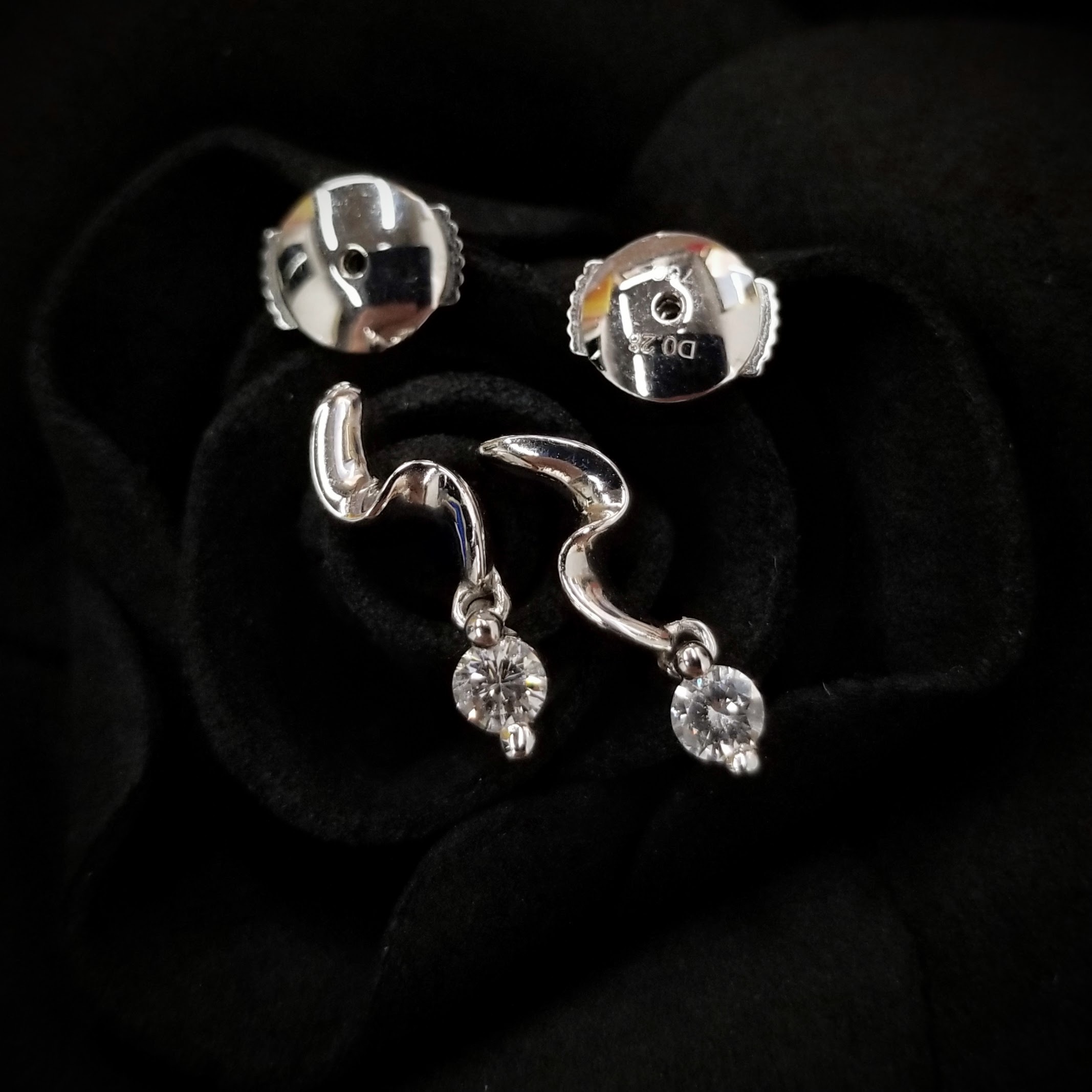 全新18K白金【主石28份鑽石】4爪耳環