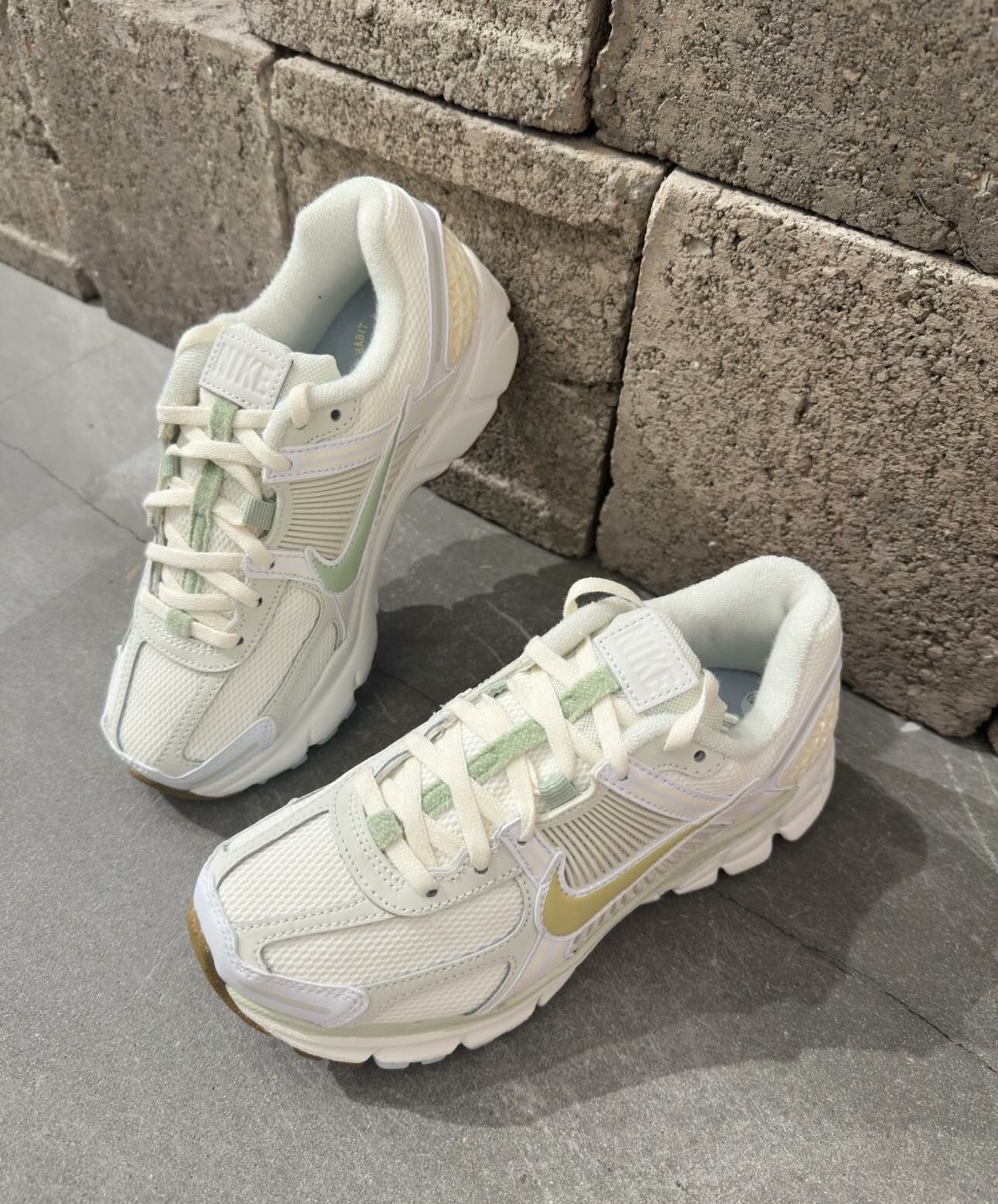 NIKE ZOOM VOMERO 5 青檸薄荷