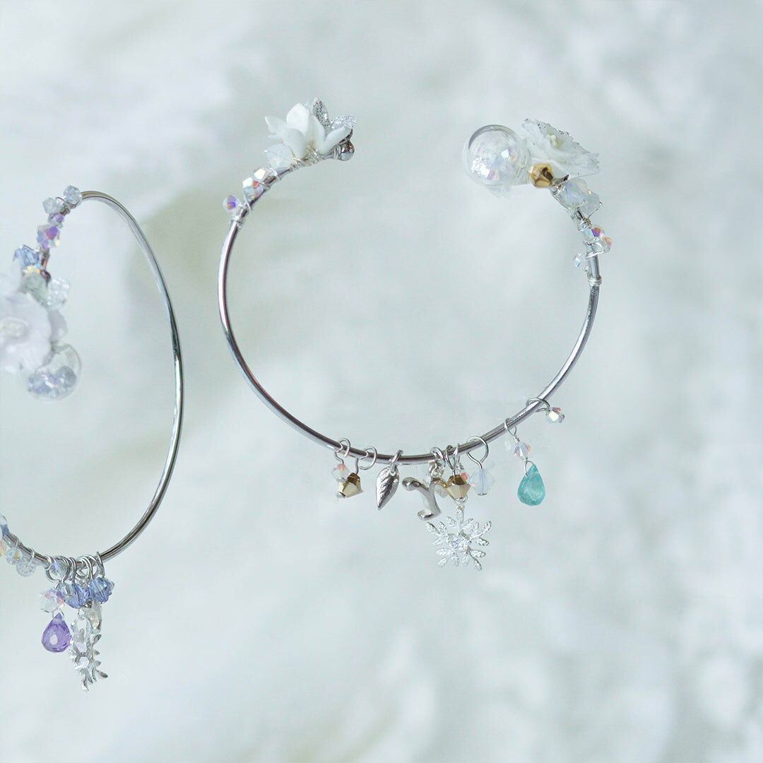 POM POM Peony Crystal Globe Silver-plated Charm Bangle