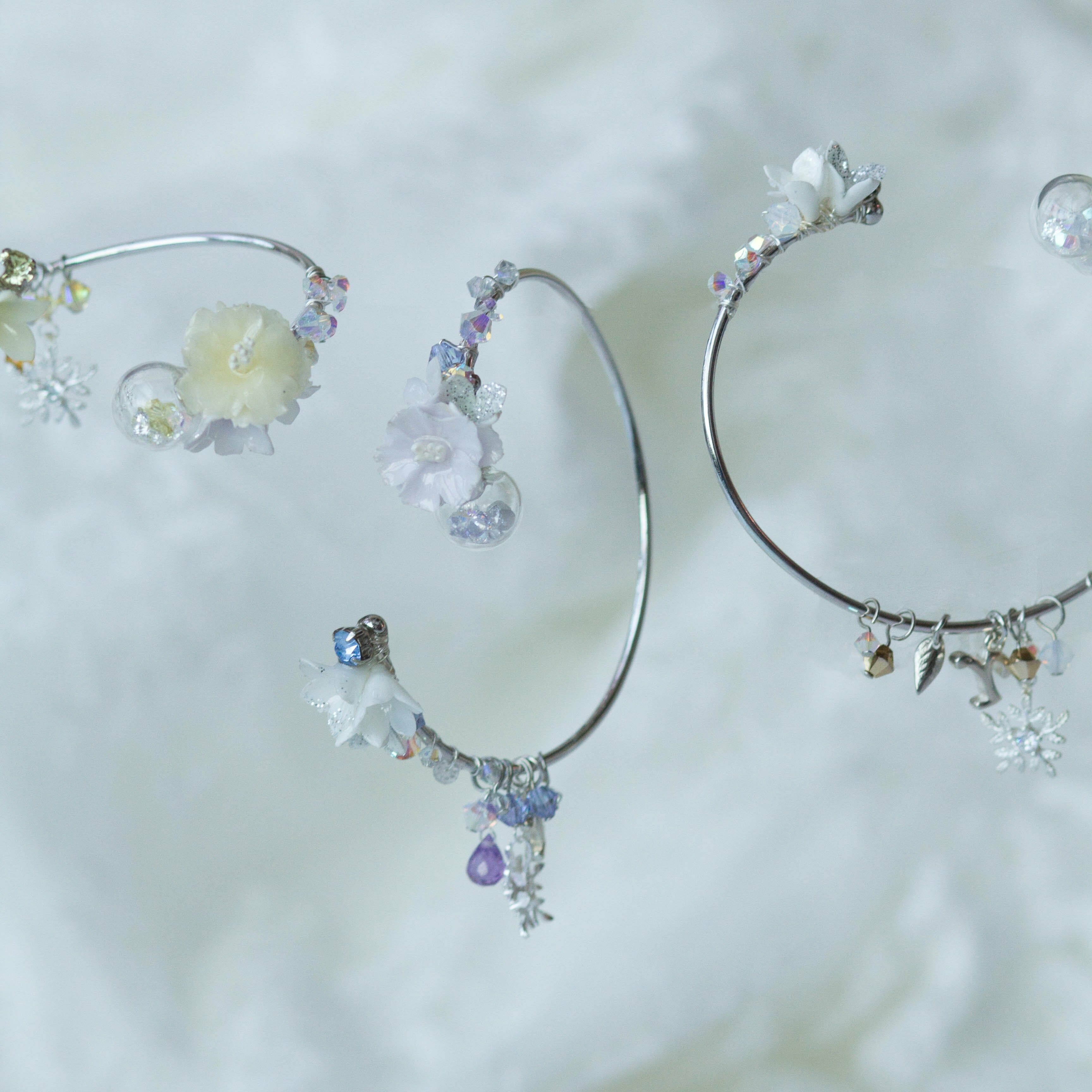 POM POM Peony Crystal Globe Silver-plated Charm Bangle