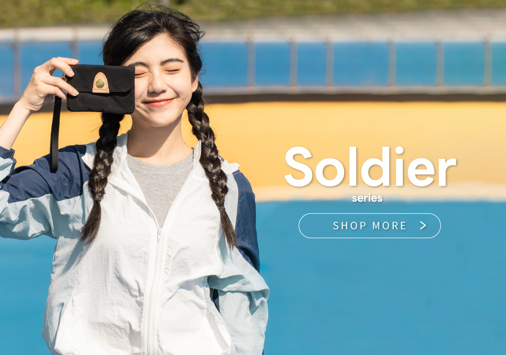 satana Soldier 趣遊拾光零錢包 亮黑色 SOS3070-711 看更多商品