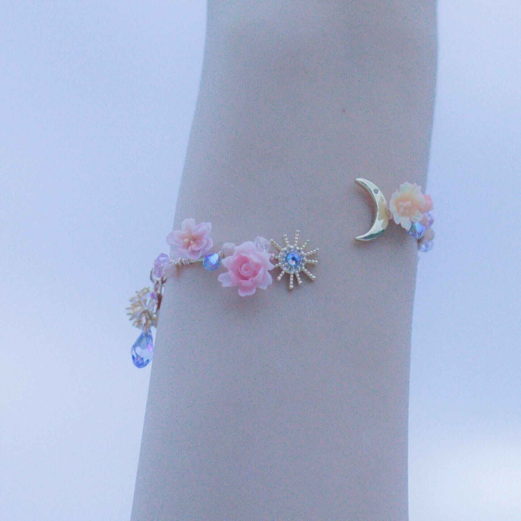 Camellia’s Memory Eustoma & Coral 14K Gold-plated Moon Bangle