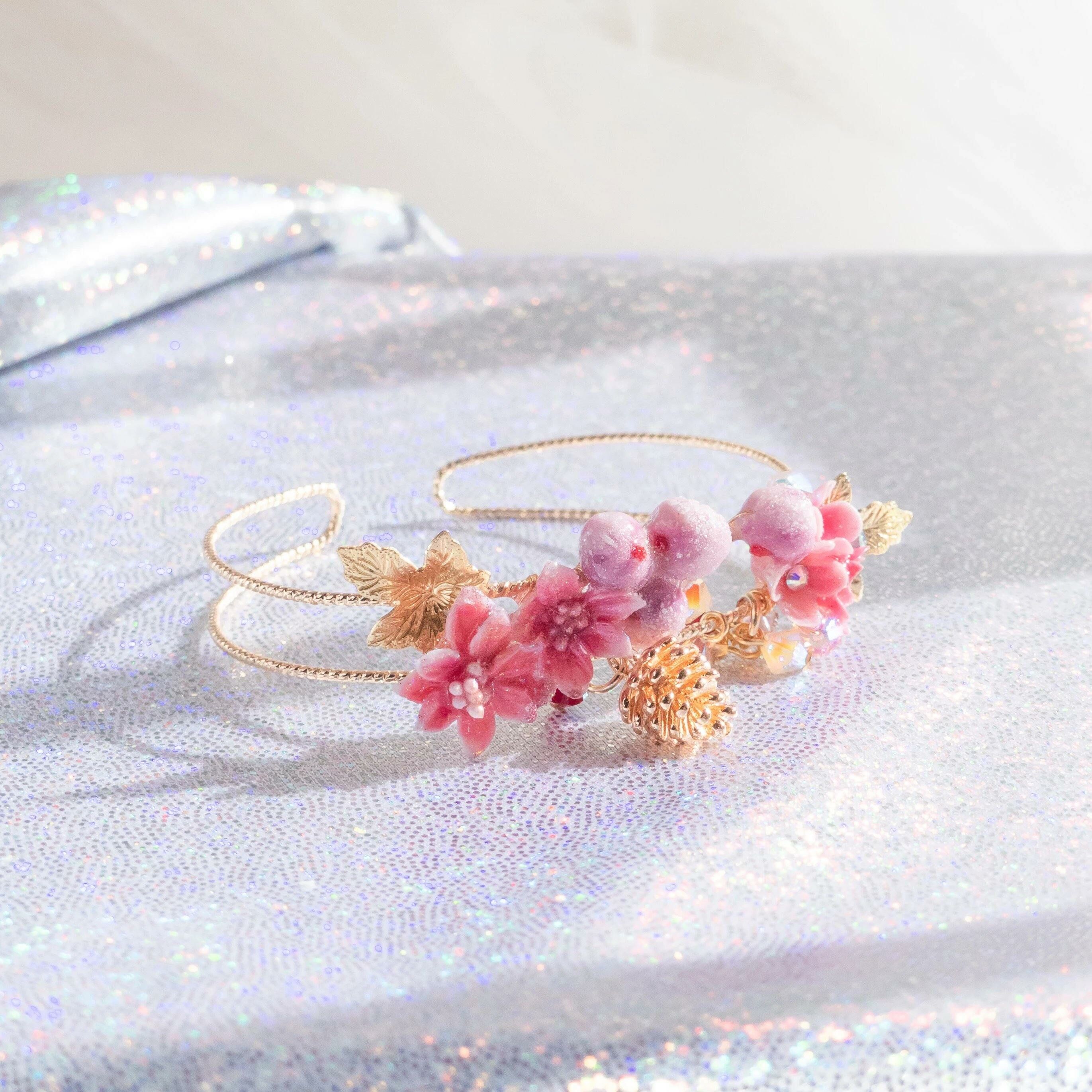 #11 ZODIAC Sagittarius Poinsettia Pine Cone Garden 14K Gold-plated Bangle