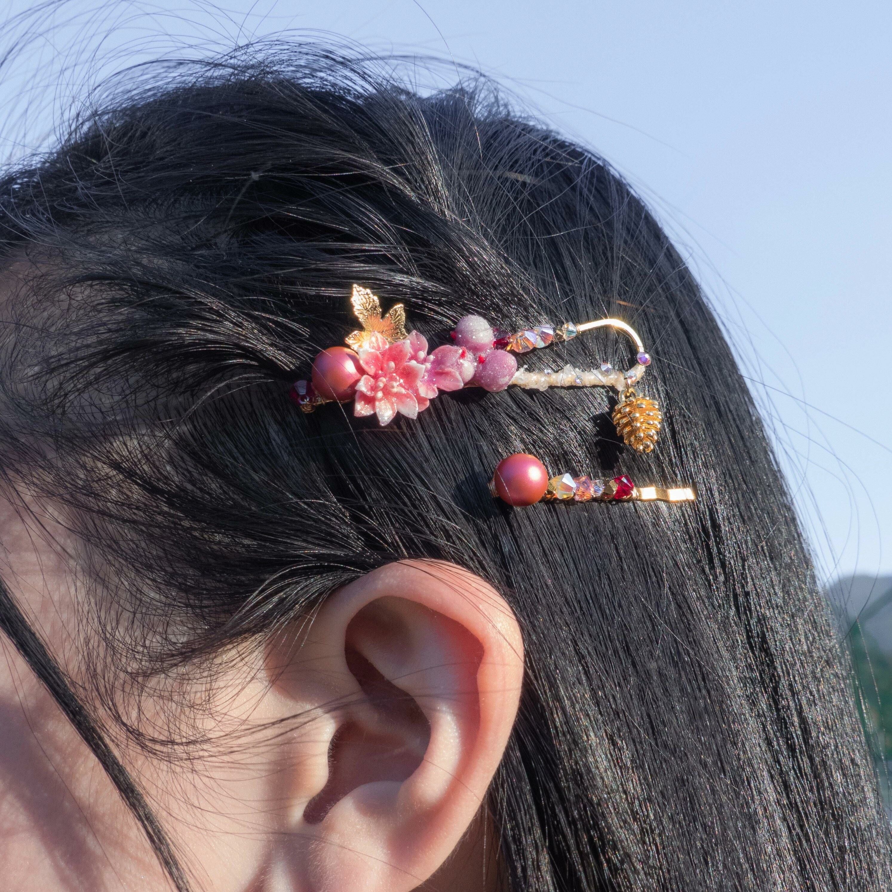 #11 ZODIAC Sagittarius Poinsettia Pine Cone 14K Gold-plated Hair Clip Set