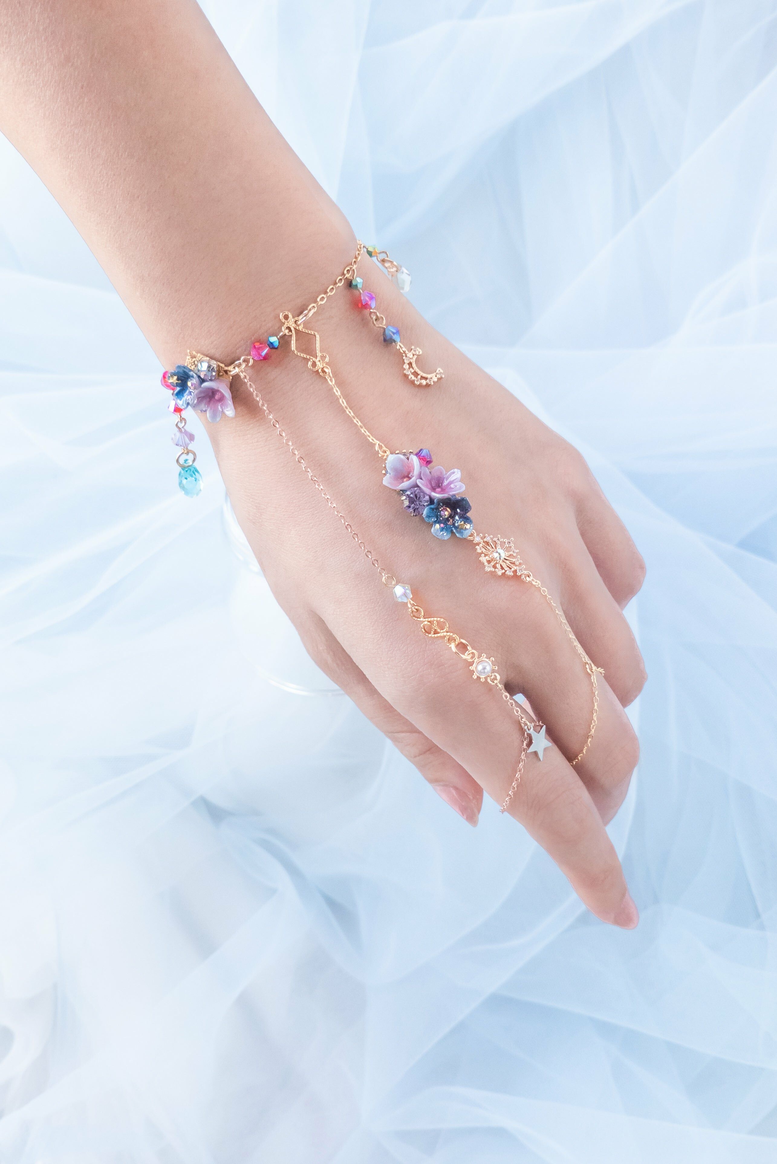 Starry Bridge Mini Bouqet T-Bracelet